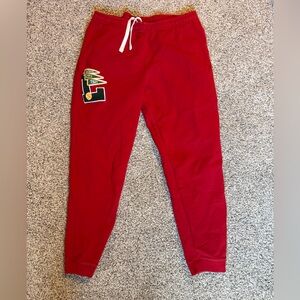 Lacoste men’s sweat pants jogger
L
Draw string
Tapered
No stains
$90 obo
